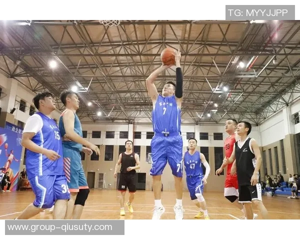 老年人也能飞跃青春篮球场上展现活力与激情